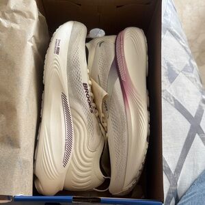 Brooks Women's Cream and Purple Athletic Shoes